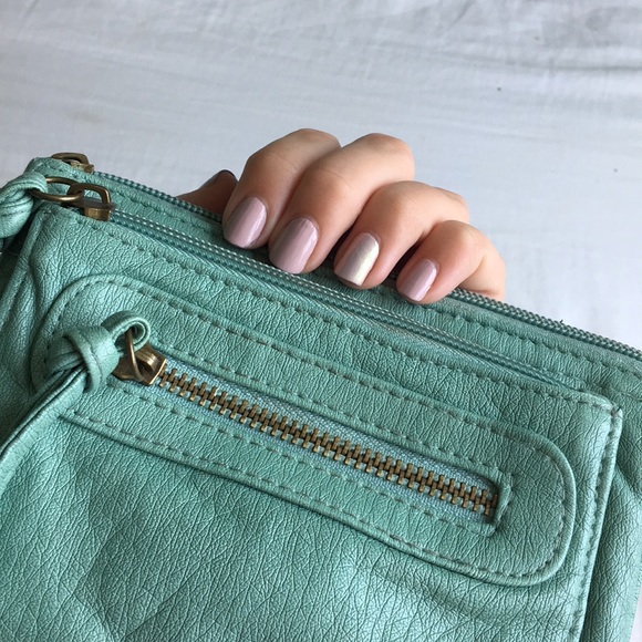 Wallet- mint green Purse/Wallet with gold zippers - Picture 1 of 7